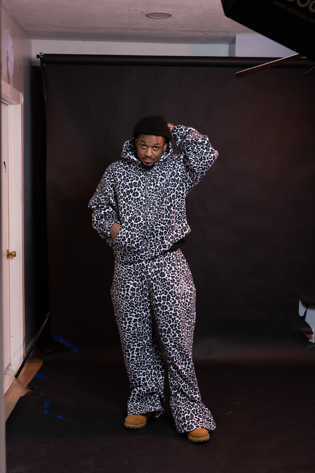 Snow-Leopard Bottom